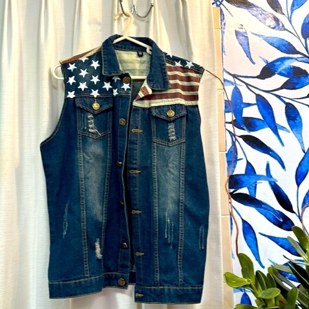 Women’s Camo Classic Fashion Stars & Stripes Distressed Denim Vest - Picture 1 of 8